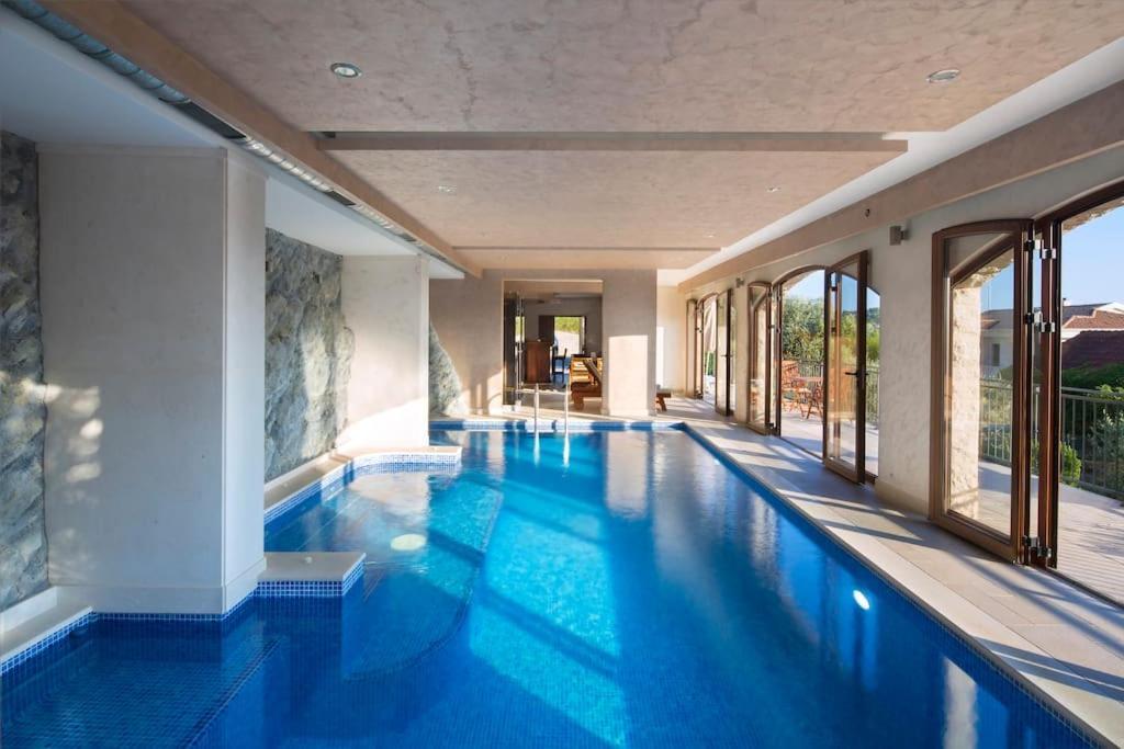 Gradina Villa