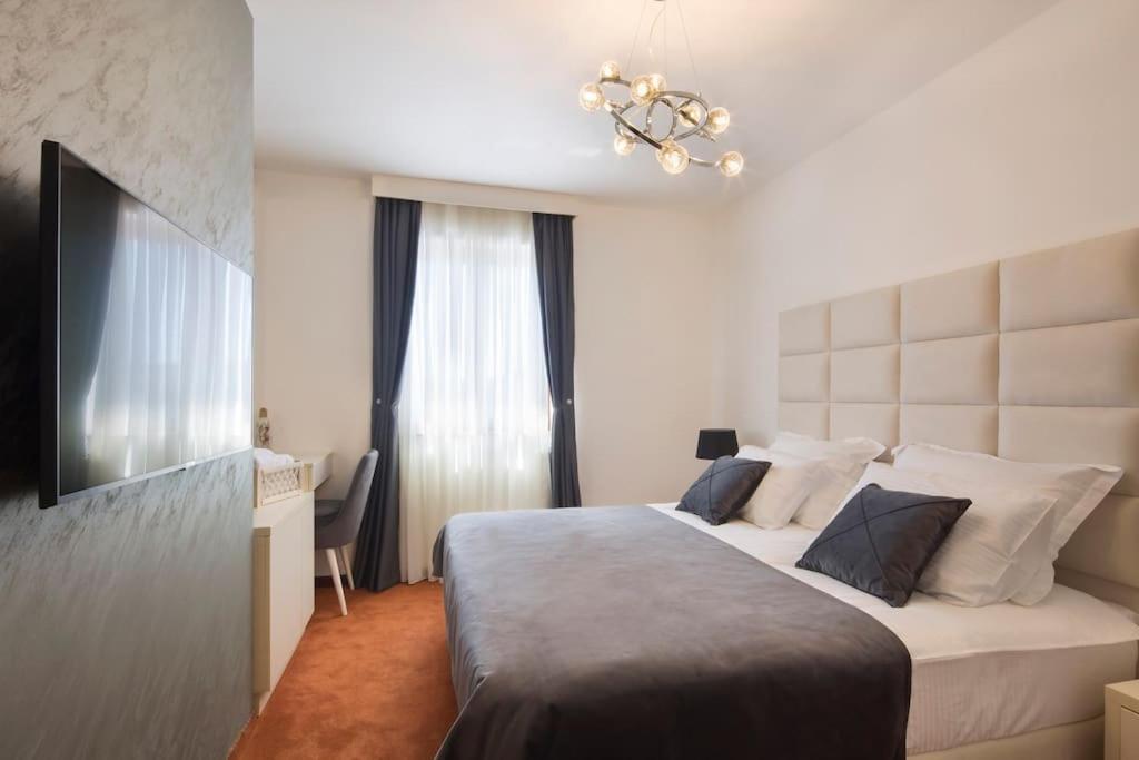Gradina Villa