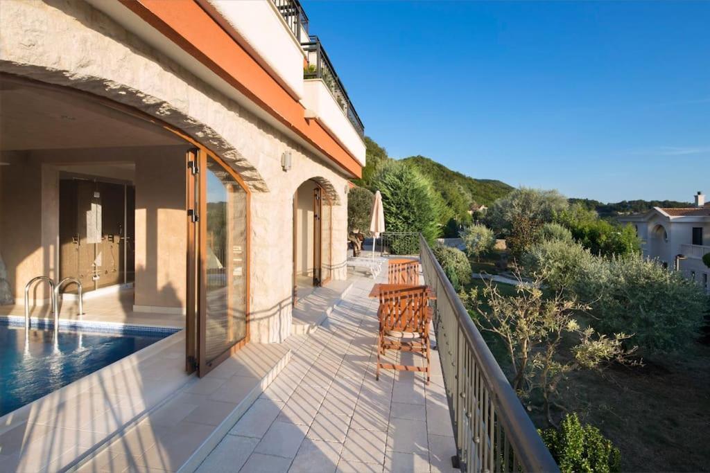 Gradina Villa *